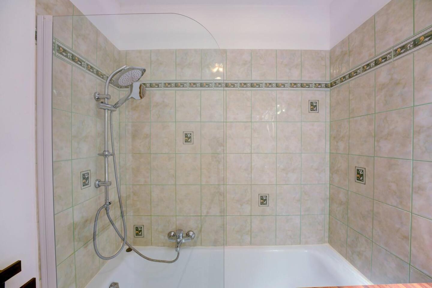 Elegant Apt W/2 Terraces/Mins To Beach & Shops Antibes Exterior foto